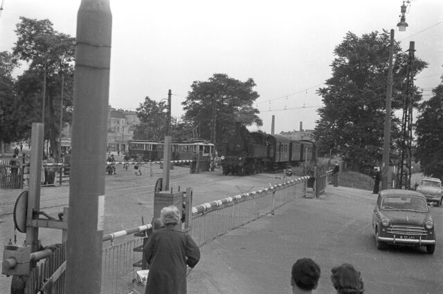 Überquerung der Prager Straße, Foto: Bezirksmuseum Floridsdorf