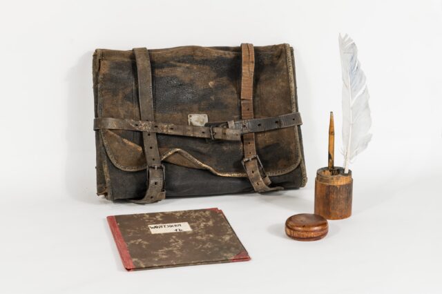 Schultasche, Heft, Feder und Griffel, Bezirksmuseum Floridsdorf, Foto: Klaus Pichler